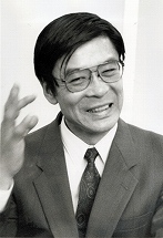 写真・図版 : 筑摩書房取締役営業部長のときの菊池明郎さん＝1993年