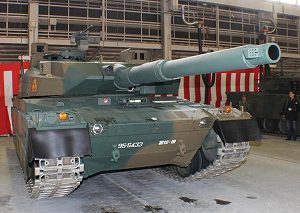 写真・図版 : 陸上自衛隊富士学校で公開された量産型の10式戦車=2011年1月10日、筆者提供