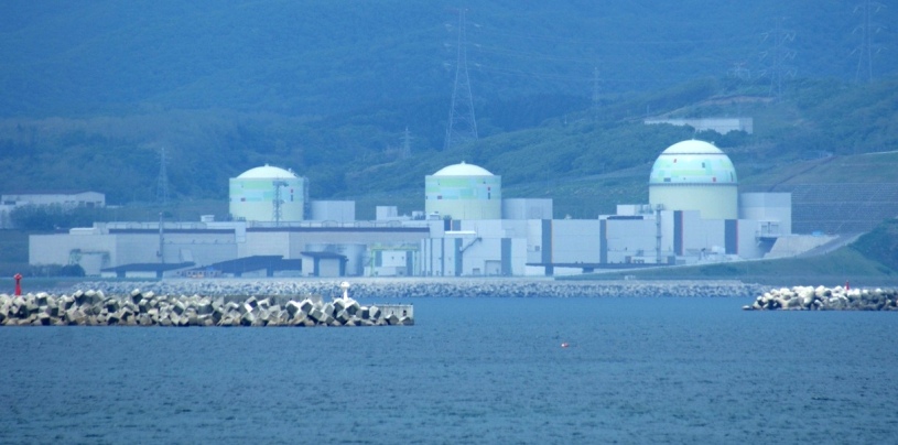 写真・図版 : 停止中の北海道電力・泊原発
