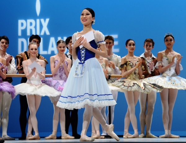 ローザンヌ国際バレエコンクールで５位に入賞し喜びの表情を見せる金原理奈さん＝2015年2月7日、スイス西部ローザンヌ