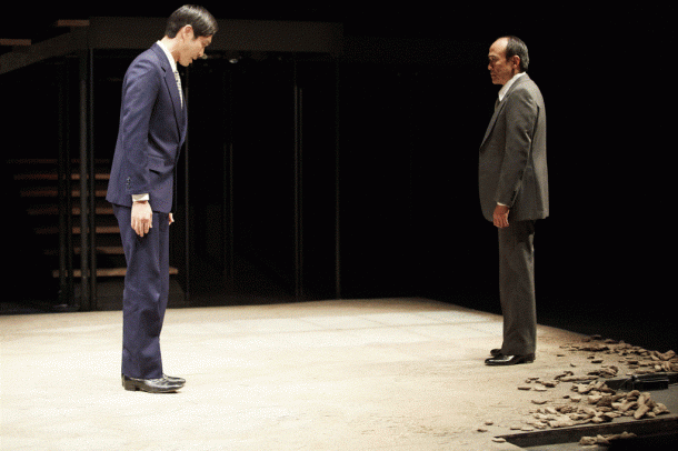 名:
「追憶のアリラン」　浅井伸治（左）と佐藤誓。池村隆司・撮影