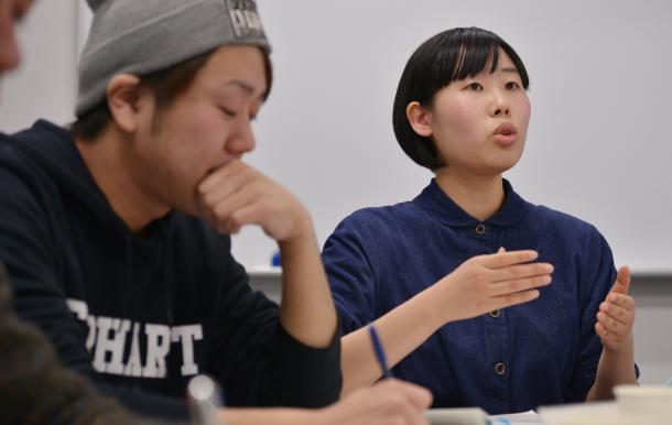 写真・図版 : 千葉泰真さん（左）と是恒香琳さん