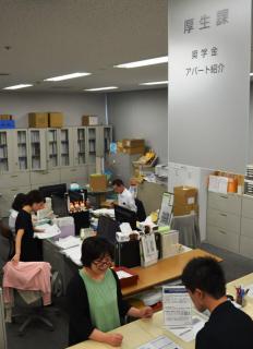 日本学生支援機構の奨学金の実態は「学生ローン」
