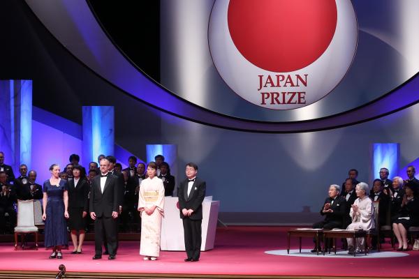 写真・図版 : 今年の日本国際賞授賞式＝国際科学技術財団提供