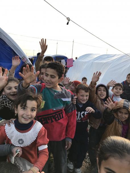写真・図版 : ハーゼルの難民キャンプの子どもたち