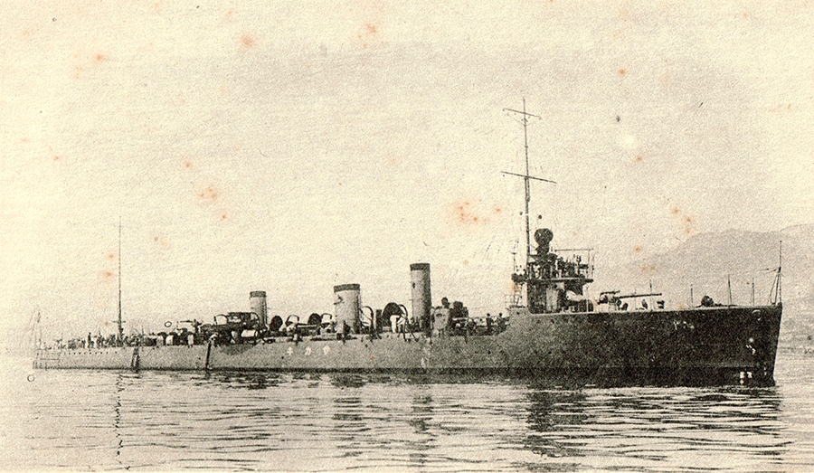 写真・図版 : 日本海軍の駆逐艦「榊」＝当時の写真入り葉書から