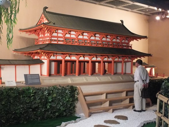 平安京の羅城門の模型＝2016年7月4日、京都市下京区