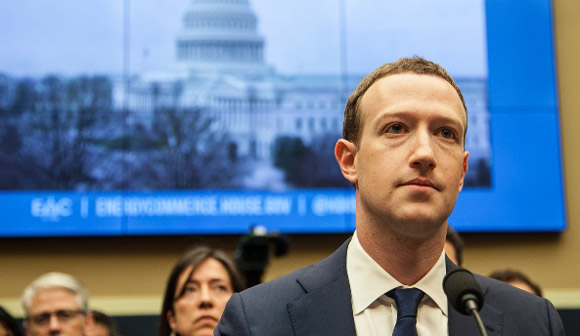 岐路に立つフェイスブックはどこへ向かうか