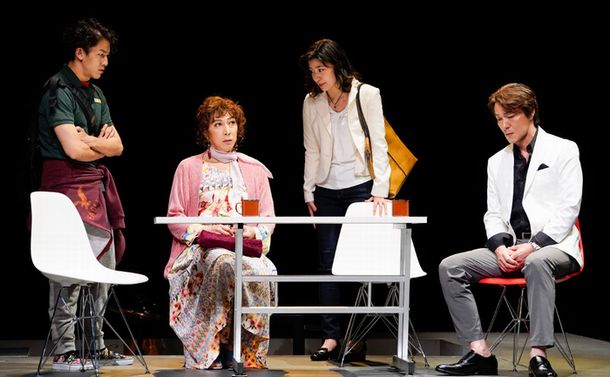 写真・図版 : 