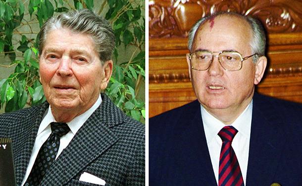 写真・図版 : 米国のレーガン大統領とソ連のゴルバチョフ書記長は1987年、INF全廃条約を結んだ
