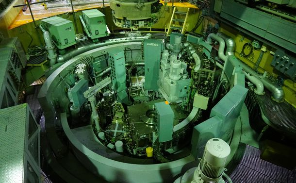 写真・図版 : 「常陽」の原子炉。日本で唯一の動く高速炉だ＝茨城県大洗町、東山正宜撮影