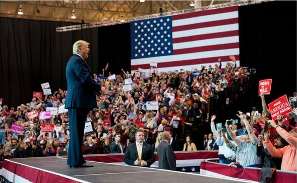 中間選挙後も混乱続く米政局