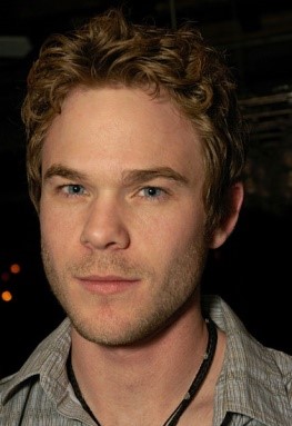写真・図版 : TV映画版でゲドを演じたショーン・アシュモアhttps://commons.wikimedia.org/wiki/File:Shawn_Ashmore_Out_on_the_Town_as_Photographed_by_Jason_Michael.jpg