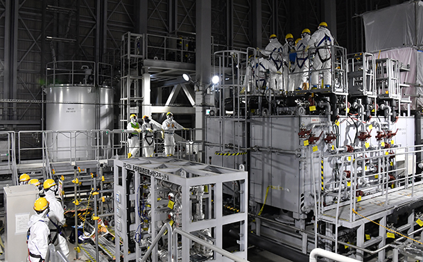 写真・図版 : 放射性物質を除去する福島第一原発の多核種除去設備（ＡＬＰＳ）＝2018年12月21日、仙波理撮影
