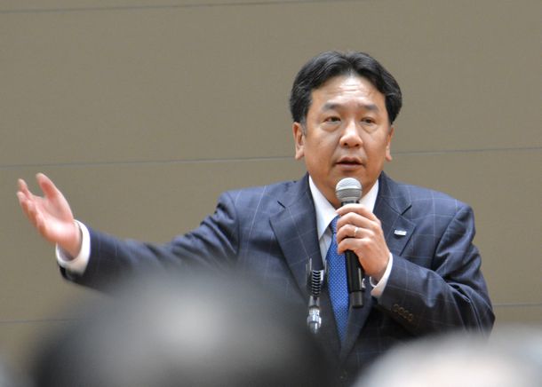 写真・図版 : 講演する枝野幸男立憲民主党代表＝2018年12月22日、鳥取県米子市 