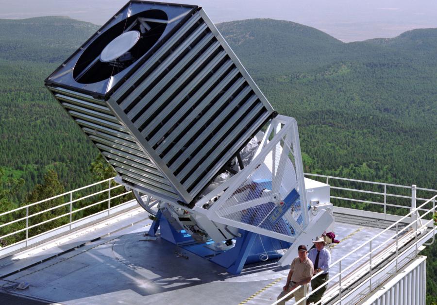 写真・図版 : 米アパッチポイント天文台にあるSDSSの専用望遠鏡