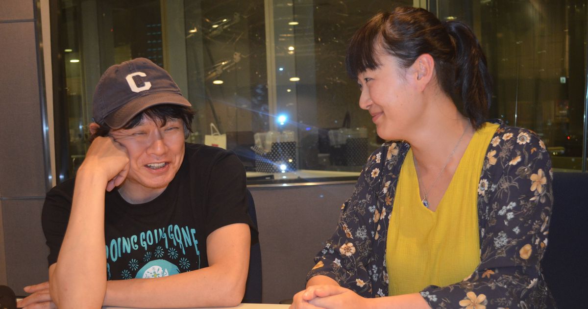 写真・図版 : 対談する奈良美智さん（左）と安田菜津紀さん＝6月16日