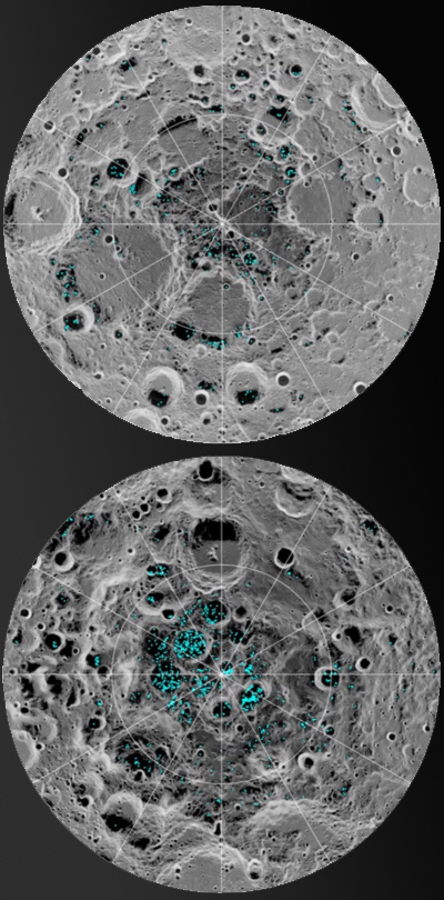 写真・図版 : 月の北極（上）と南喬（下）での氷の分布。インドの探査機「チャンドラヤーン１号」による（NASA）