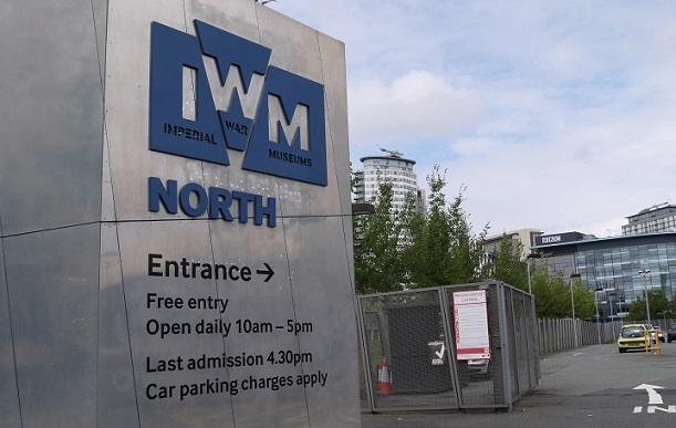 写真・図版 : IWM Northの入り口