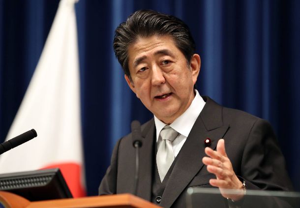 写真・図版 : 組閣後、記者会見する安倍晋三首相=2019年9月11日、首相官邸