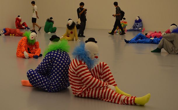 写真・図版 : 「あいちトリエンナーレ2019」に出品されたウーゴ・ロンディノーネの「孤独のボキャブラリー」