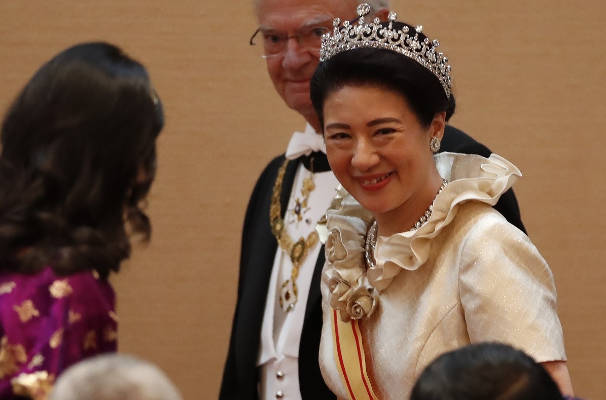 写真・図版 : 「饗宴の儀」に出席する皇后さま= 2019年10月22日、皇居・宮殿、代表撮影