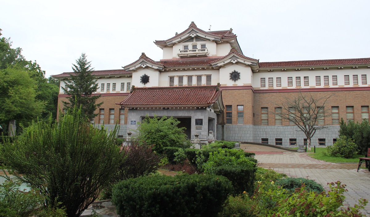 「サハリン州立郷土博物館」(旧・樺太庁博物館の建物)=撮影・筆者
