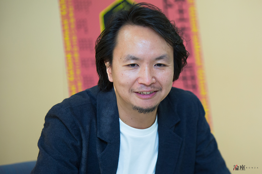 写真・図版 : 長塚圭史＝岸隆子 撮影