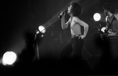 写真・図版 : 「自分はミュージシャン」と強調していた原田真二=1978年4月、大阪市北区の大阪フェスティバルホール 