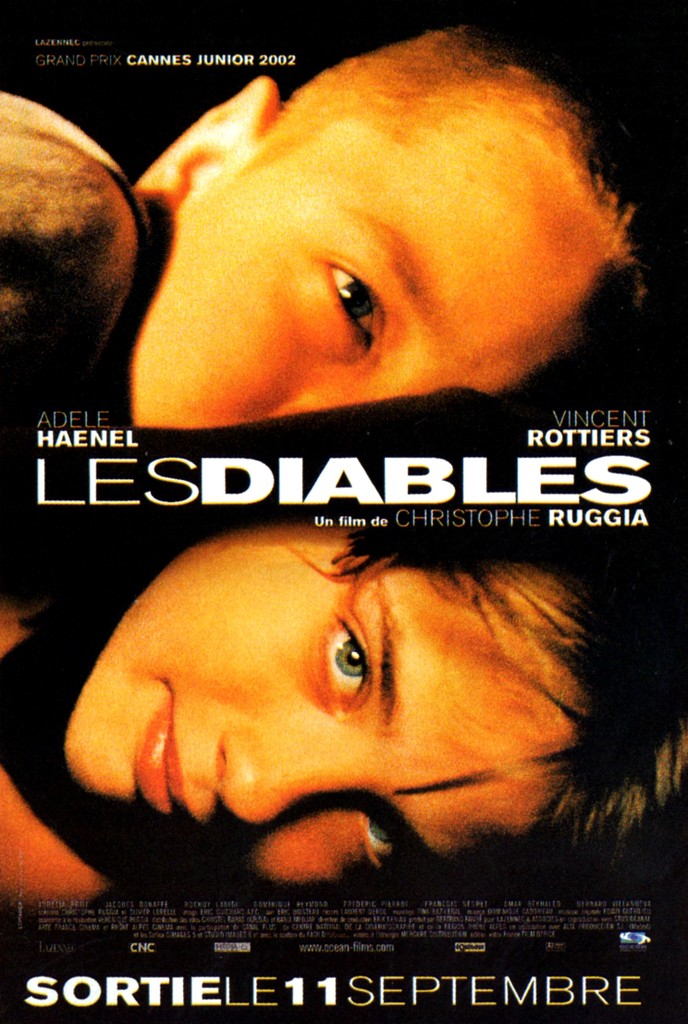 アデル・エネル(下)が12歳で主演した映画『クロエの棲む夢』の仏版ポスター。本作の監督を性暴力で告発している