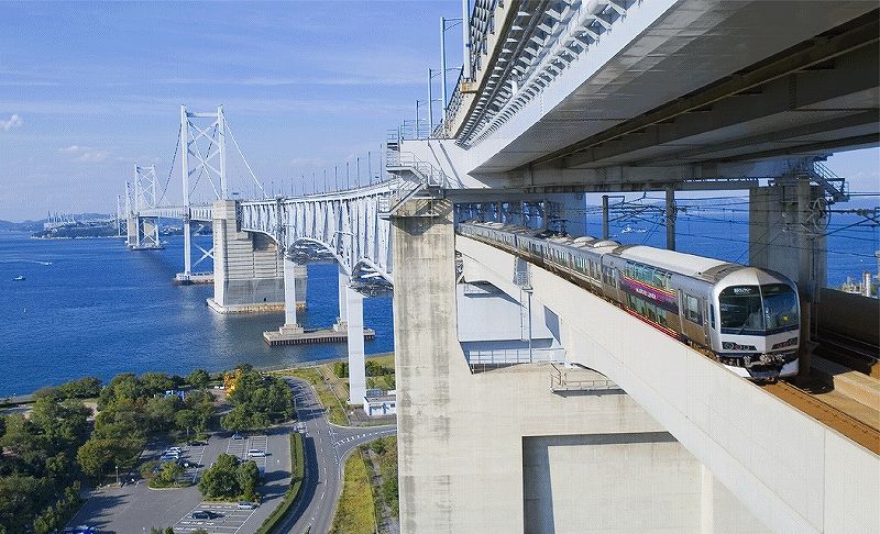 写真・図版 : 瀬戸大橋＝ＪＲ四国提供