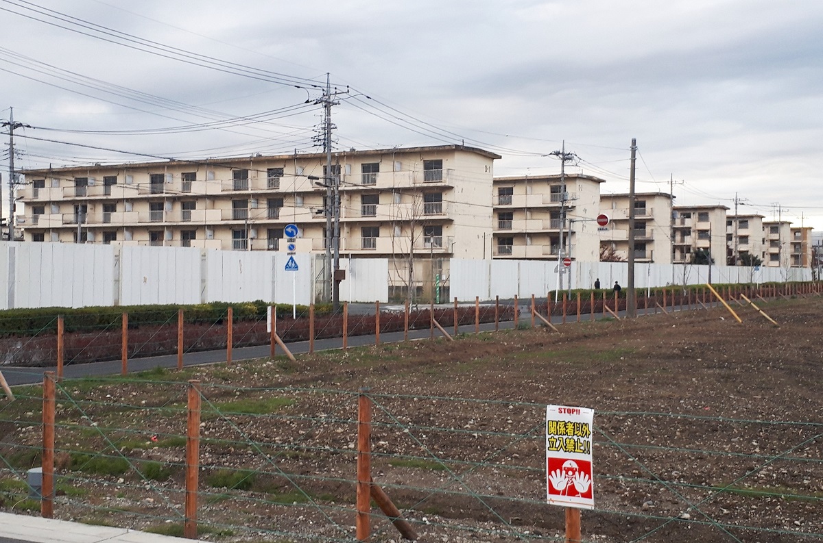 取り壊しが進み、更地化される草加松原団地=2018年12月13日、埼玉県草加市松原
