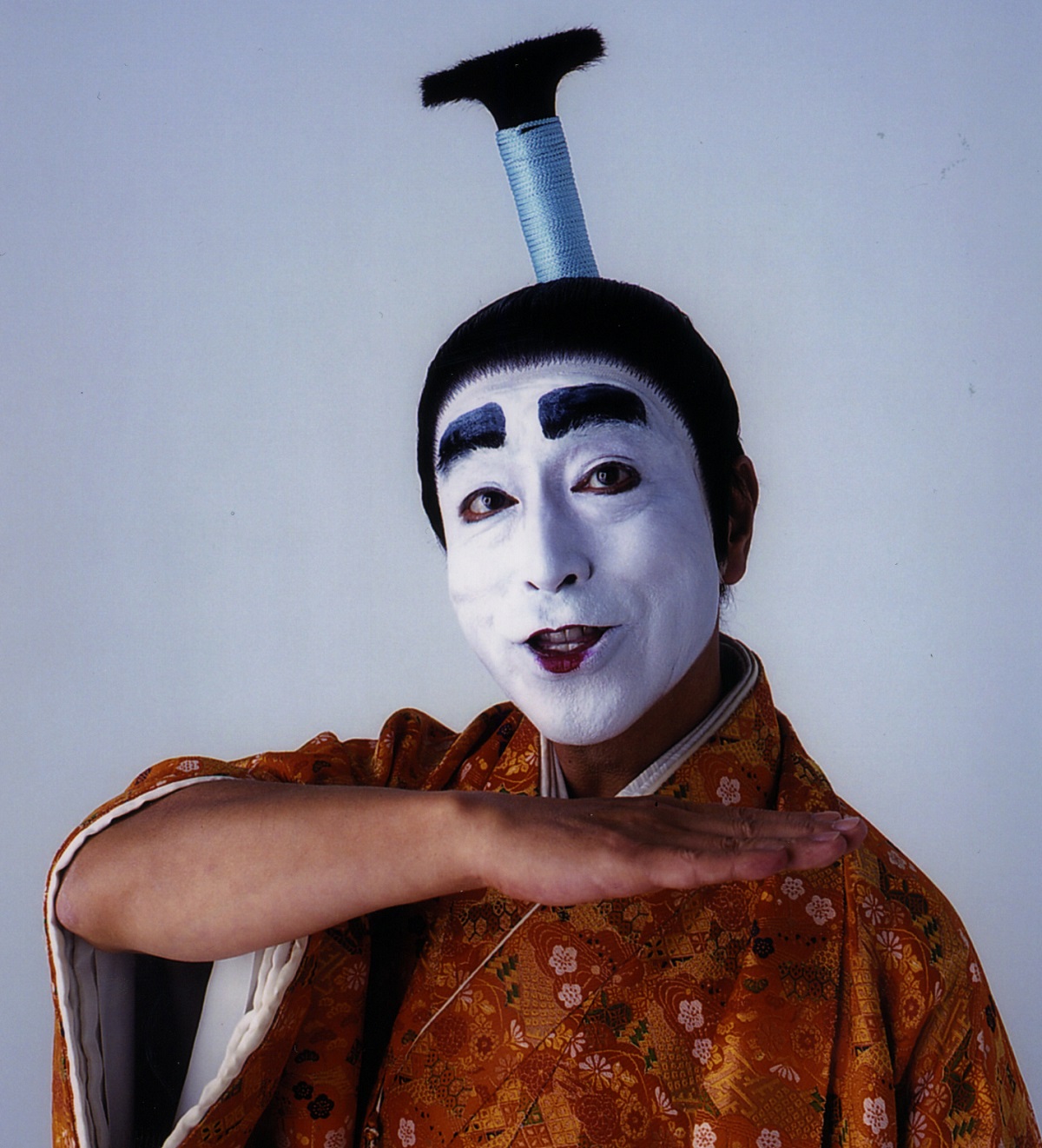 写真・図版 : 34年間続いた志村けんさんの代表作「バカ殿様」=2010年
