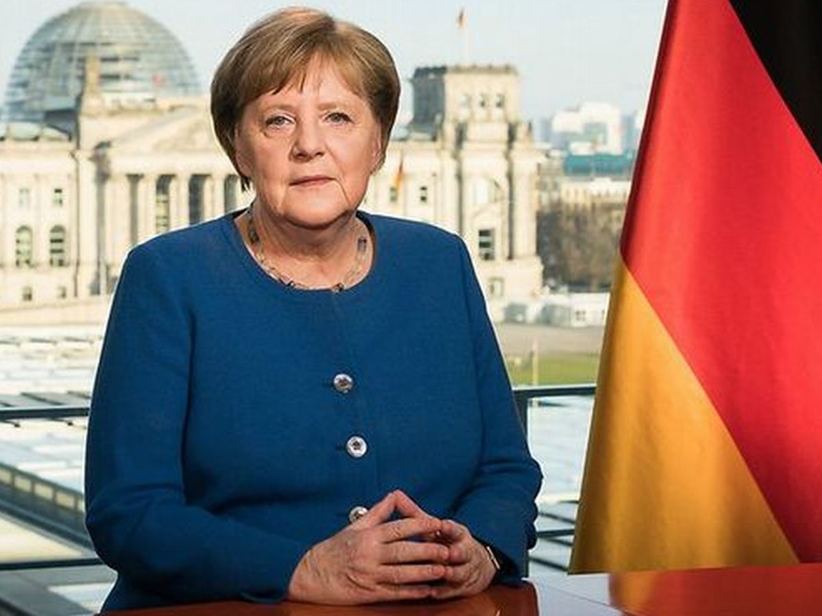 写真・図版 : 3月18日、コロナ問題で国民に向けテレビ演説するドイツのメルケル首相=ドイツ政府HPより