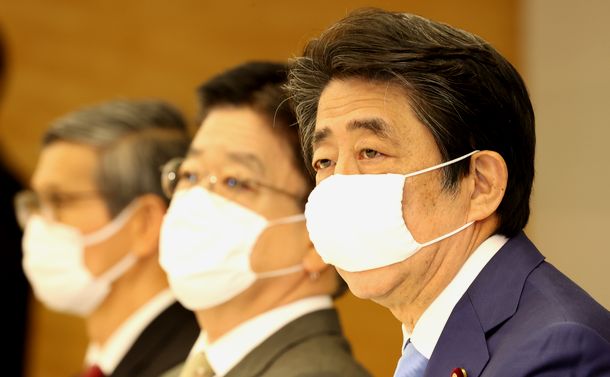 安倍首相の「緊急事態」改憲論　耐えられぬその軽さ