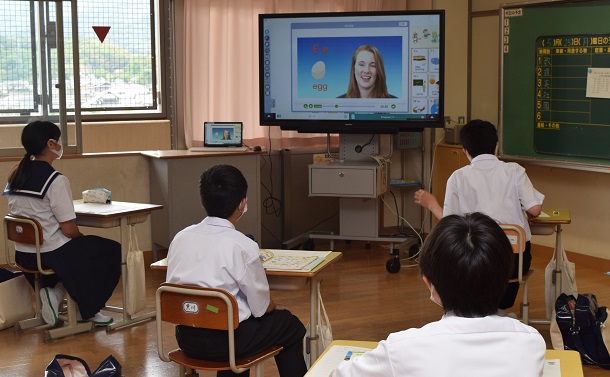 オンライン授業拡大の中で浮き彫りになる「変われない公立学校教育」