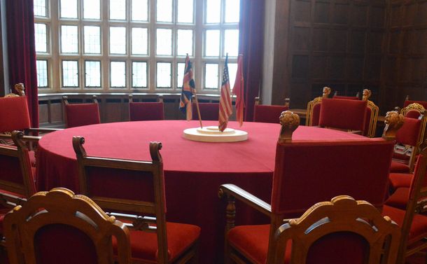 写真・図版 : 1945年7~8月にポツダム会談が行われた会議場=2月、ドイツ・ポツダムのツェツィーリエンホフ宮殿、藤田撮影