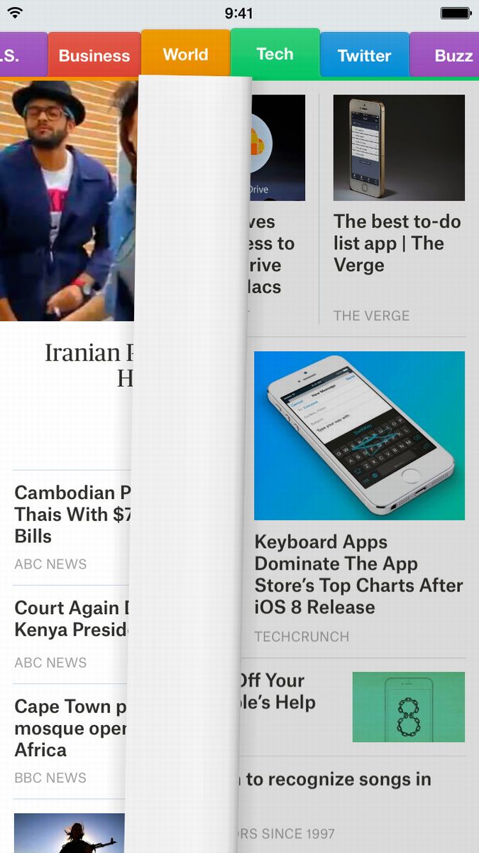 写真・図版 : スマホとタブレット向けのニュースアプリ「スマートニュース」。指で紙媒体をめくるようにページを変えられる（2014年導入のバージョン 2.0）