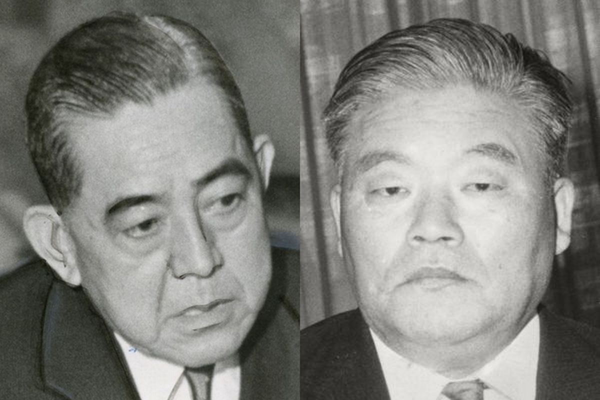 写真・図版 : 1960年代に首相を務めた佐藤栄作（左）と外相を務めた大平正芳