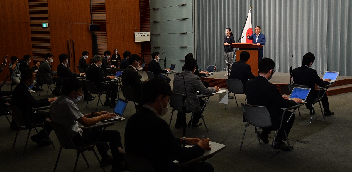 写真・図版 : 菅義偉官房長官の首相官邸での記者会見は3200回以上になった