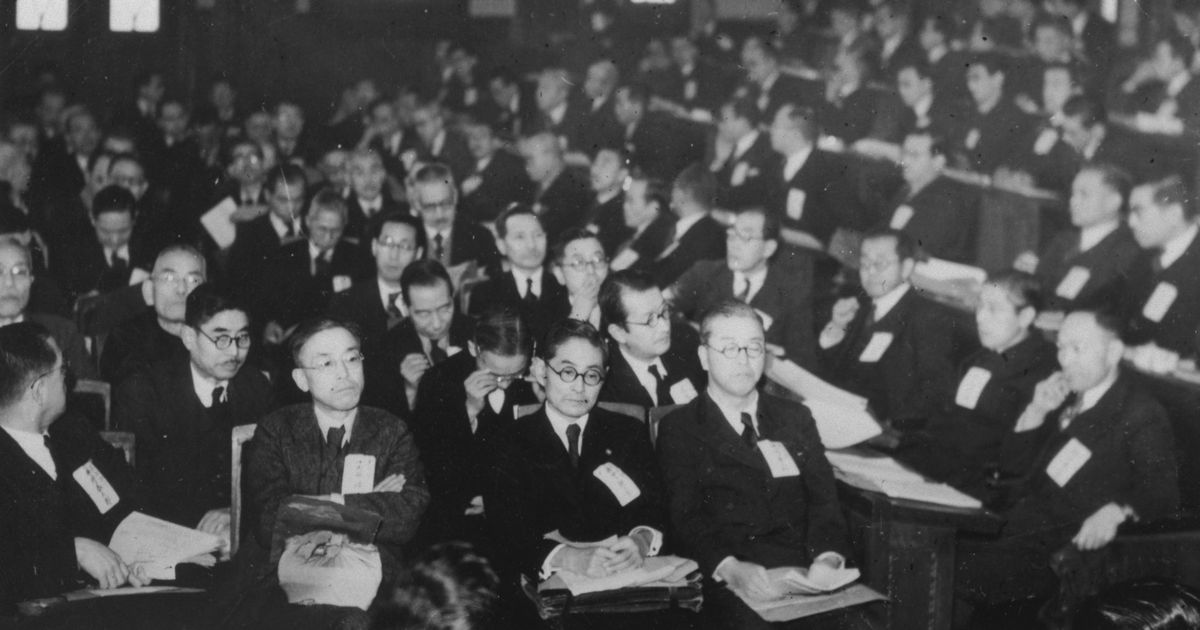 写真・図版 : 日本学術会議の第1回総会が開かれ、科学を通じて日本の平和的復興と人類の福祉に貢献すると声明。会長に亀山直人氏を選出した＝1949年1月20日、東京・日本学士院