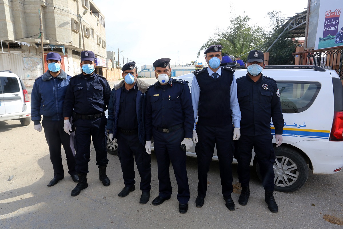 写真・図版 : ガザのパレスチナ人警察官たち　Abed Rahim Khatib/Shutterstock.com