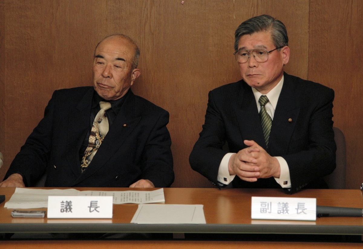 写真・図版 : かすみがうら市議会は、コンパニオン代約40万円を視察旅行の宿泊費として処理。議長と副議長が謝罪した＝2006年4月26日、茨城県かすみがうら市役所（写真は本文とは直接関係ありません） 
