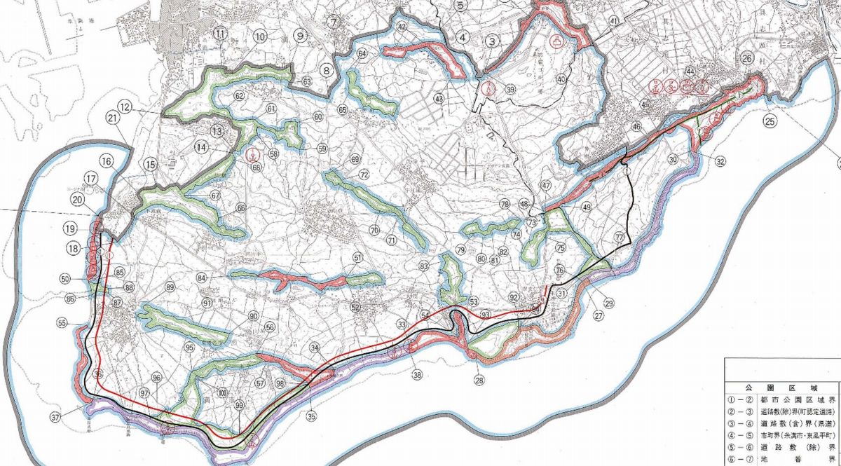 写真・図版 : 沖縄戦跡公園の自然公園法に基づく区分図。大半を占める青線で囲まれた部分が「普通地域」＝沖縄県のサイトより