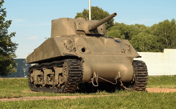 写真・図版 : 第二次世界大戦で連合軍の主力戦車だったM4中戦車　Ja Het / Shutterstock.com