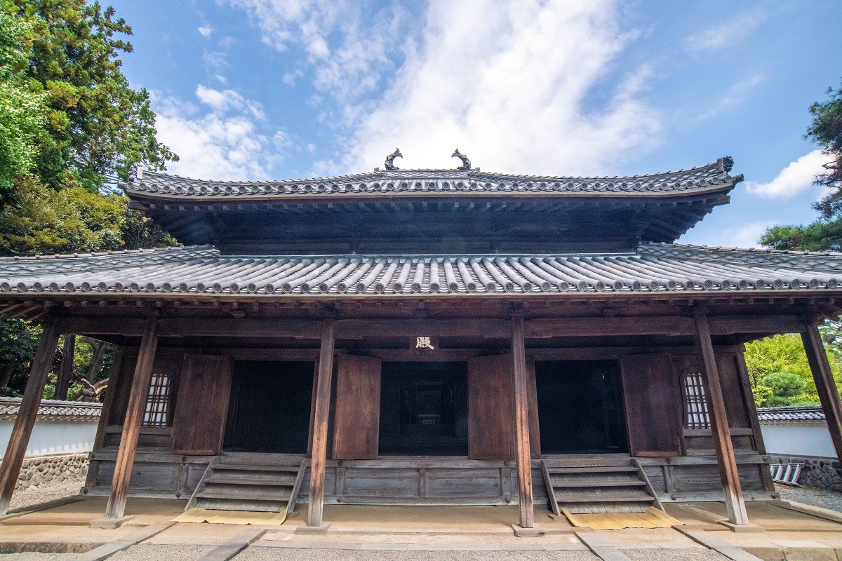 写真・図版 : 史跡足利学校（栃木県足利市）の「大成殿」。日本最古の孔子廟で、観光や地域交流の場として、市が所有・活用している