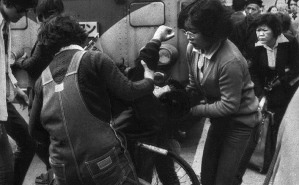 車椅子の女性が直面した問題は、将来に僕たち自身が確実に直面する問題だ