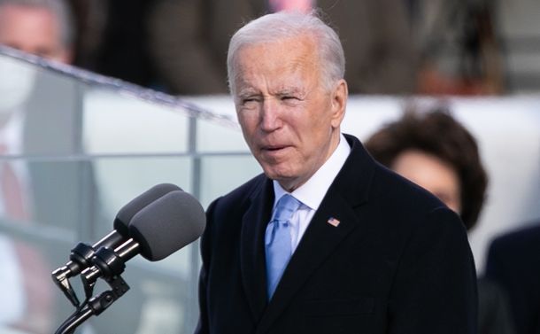 写真・図版 : バイデン米大統領＝2021年1月20日、ワシントン、ランハム裕子撮影