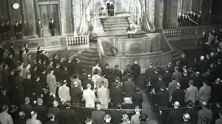 写真・図版 : 日本学術会議法が成立した1948年の国会では、日本国憲法施行１周年を祝う式典が5月3日に参議院本会議場でおこなわれた