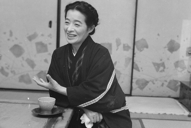 写真・図版 : 「おちょやん」のヒロイン・竹井千代のモデル、浪花千栄子さん=1958年